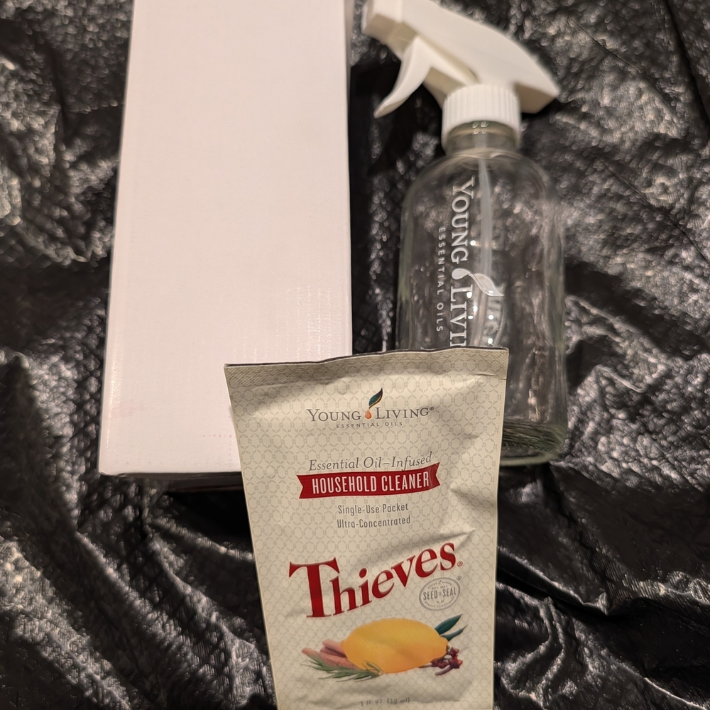 Young Living Thieves Glass Spray Bottle & Ultra-Concentrated Cleaner Packet